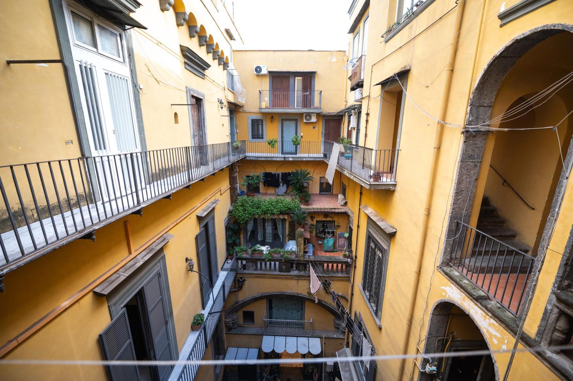 Stay Soft Apartment - Centro Storico Napoli Exterior photo